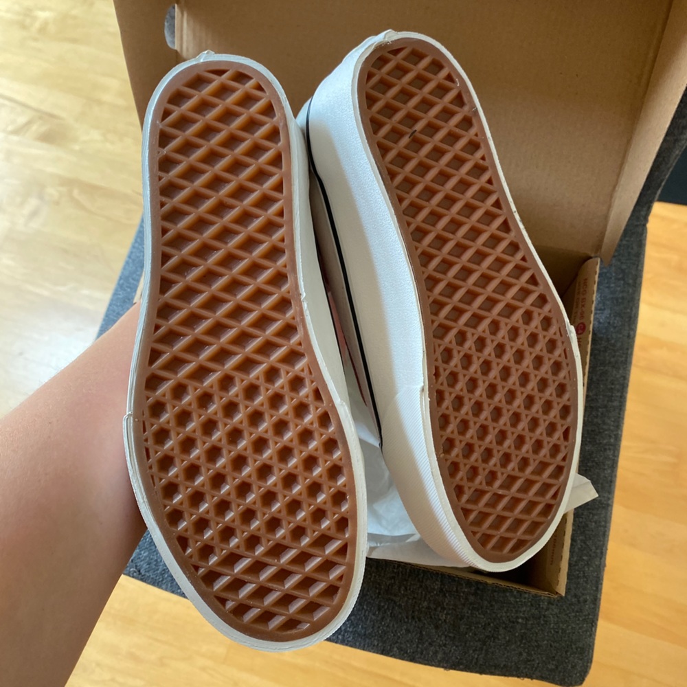 VANS Old Skool Sherpa Platform Shoes - Picture 9 of 12